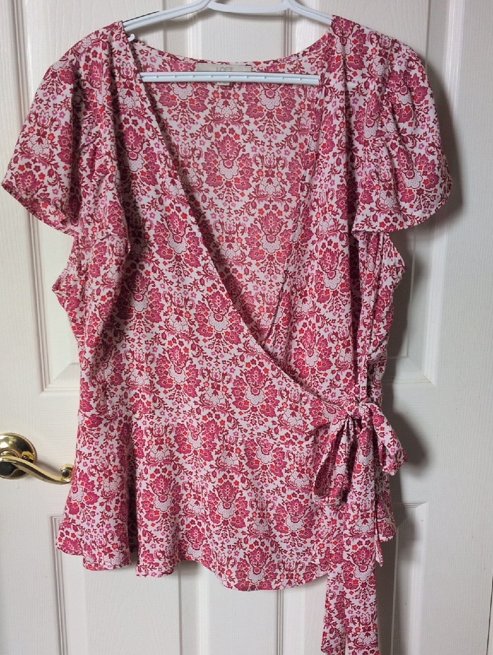 LOFT Plus Pink Floral Wrap Top with Flutter Sleeves 18W